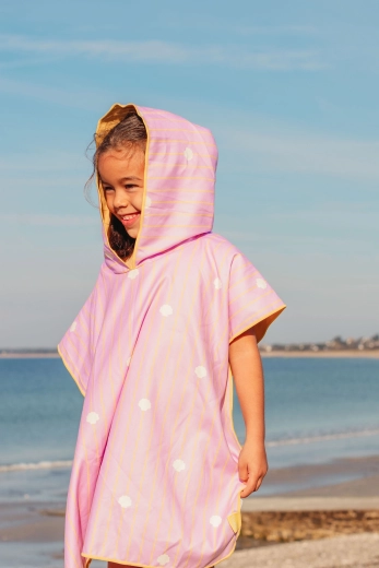 Quut детско плажно пончо Banana pink