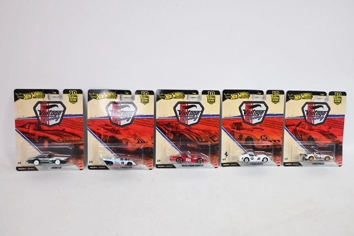 Hot Wheels Premium коли – култови автомобили – колекционерски модел, 1 бр.