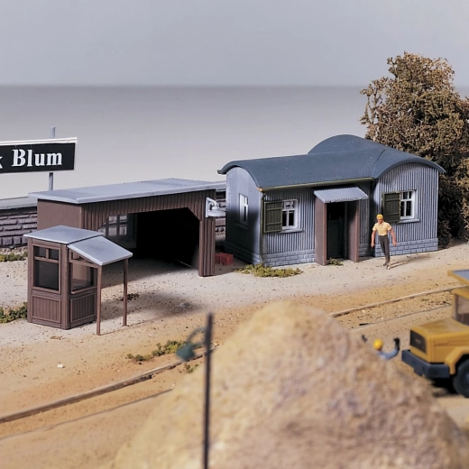 Piko Authentic Edition търговски офис на пясъчната кариера E. Blum, сглобяем модел H0