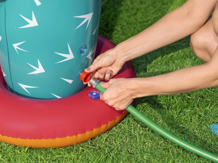 Лесно свързване към градински маркуч