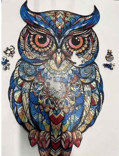Артистичен мотив на сова за радост и декор