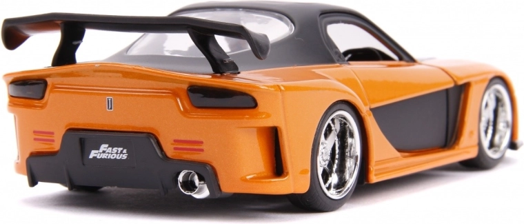 Метална die-cast изработка в мащаб 1:32