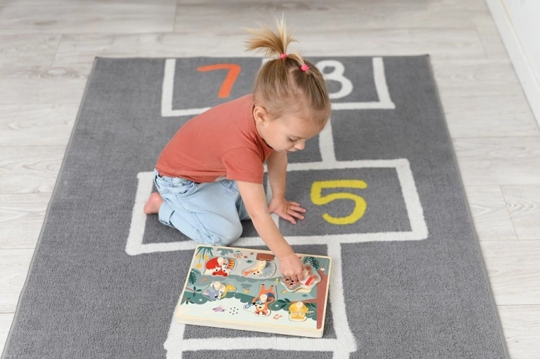 Игра и учене в безопасно изпълнение