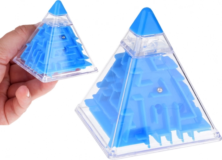 Лабиринт във форма на пирамида