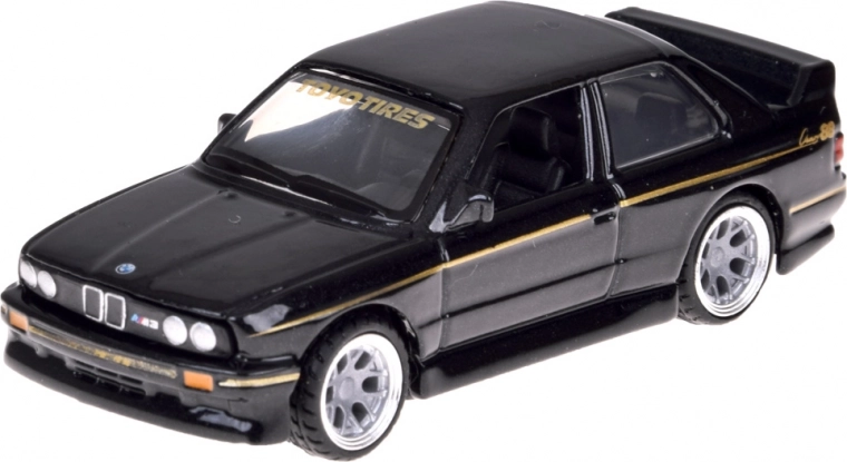 автентични детайли и метална изработка