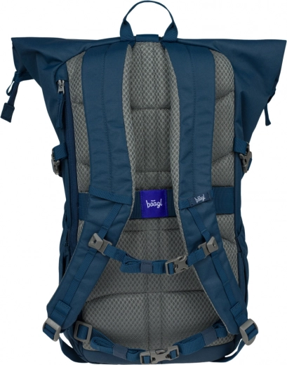 All-day comfort: padded back and straps