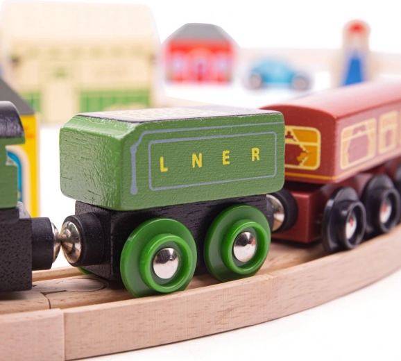 Creative play with detailed components