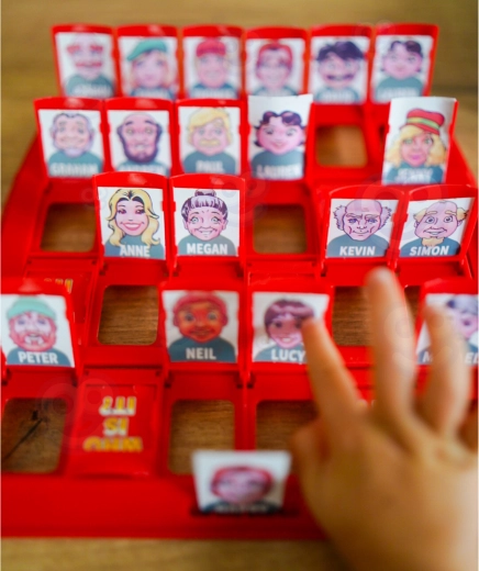 Компактни дъски в червено и синьо