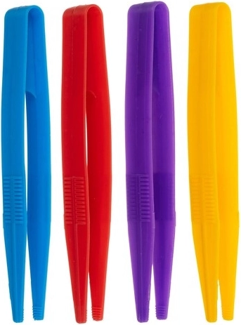 Тренировка на фината моторика с пинсети