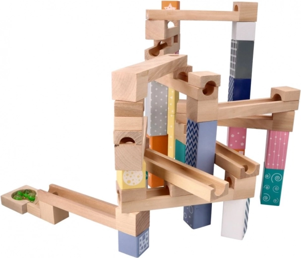 Издръжливо дърво и безопасно изпълнение