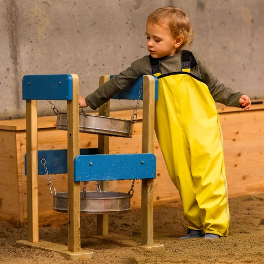 Подпомага фината моторика и креативността