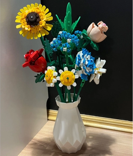 Подвижни венчелистчета и листа