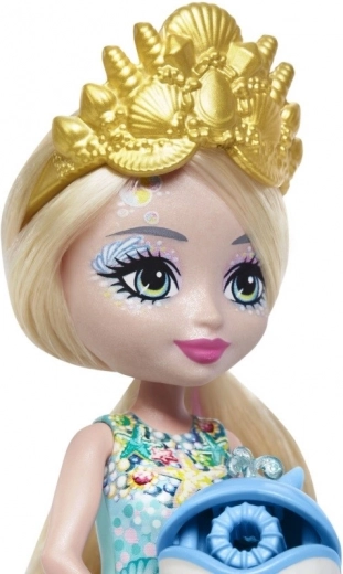 Sparkly look and removable crown