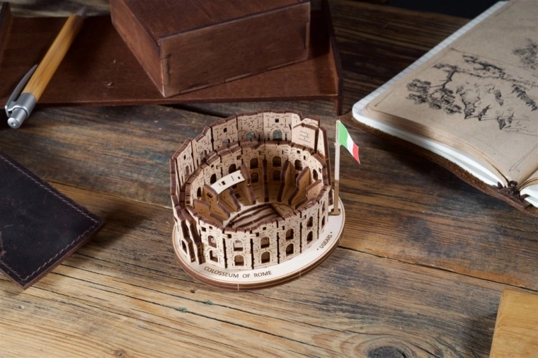 Компактен дизайн за поставка