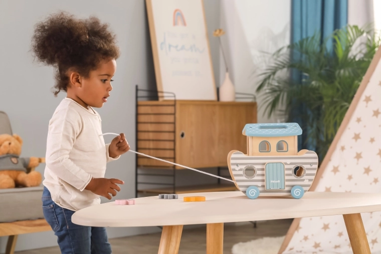 Играчка за дърпане за развитие на грубата моторика