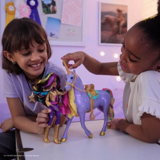 Комплект, изпълнен с цветове и фантазия