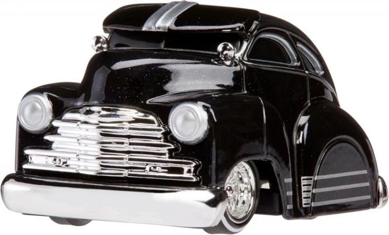 Real rubber tires and realistic wheels