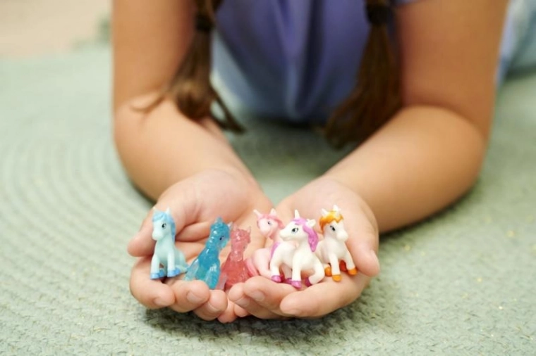 Изненада вътре: съберете 6 еднорози