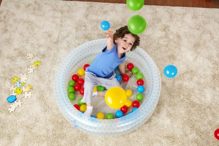 2-in-1 fun: water and dry balls