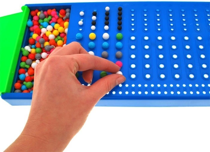 Подпомага логиката, цветоусещането и моториката