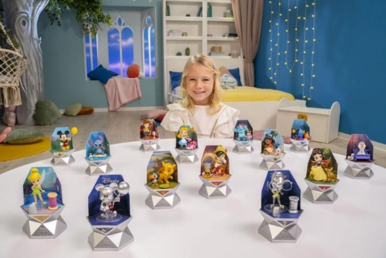 Колекция от любими герои DISNEY