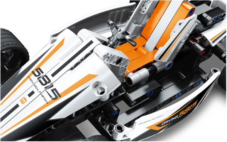 Реалистични детайли и здрава конструкция