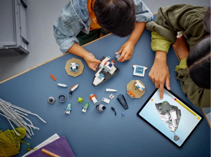 Interactive building with the LEGO Builder app