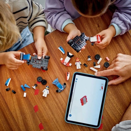 Лесно сглобяване от 4 години със стартов тухличен елемент