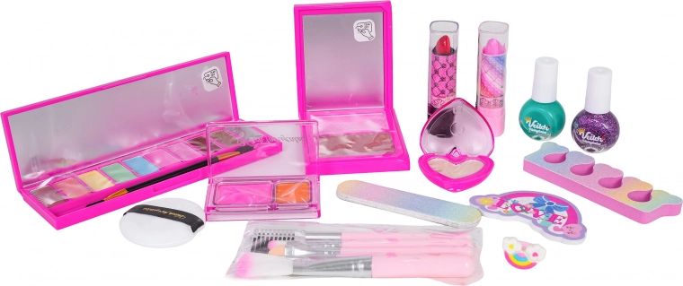 Rich makeup and manicure kit