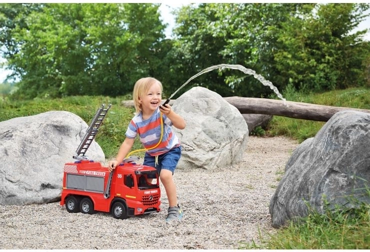 Функционален воден струйник с голям резервоар