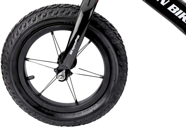 Maintenance-free 31 cm EVA wheels