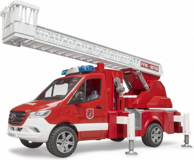 Изтегляща се и въртяща се лестница