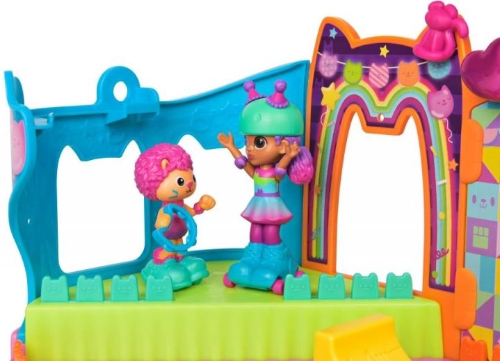 Две фигурки с функционални колелца