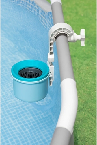 Лесен монтаж на ръба на басейна