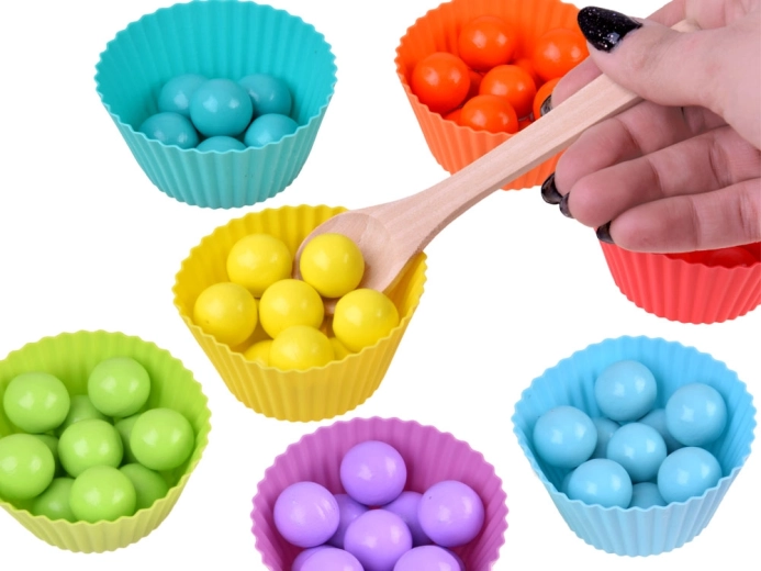 Учене на цветове и шарки чрез игра