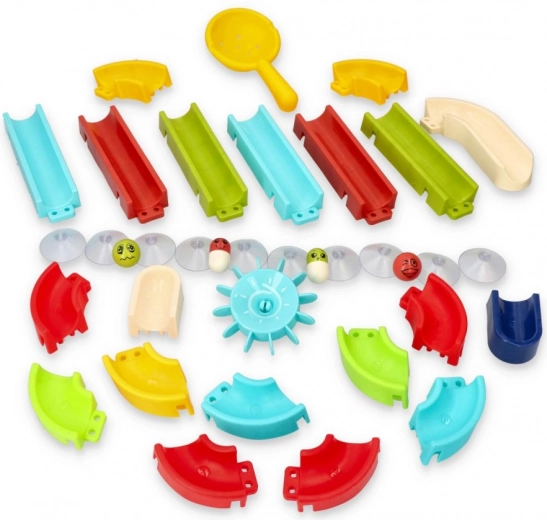 Цветните елементи насърчават ученето чрез игра