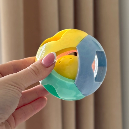 2-in-1: rattle and teether