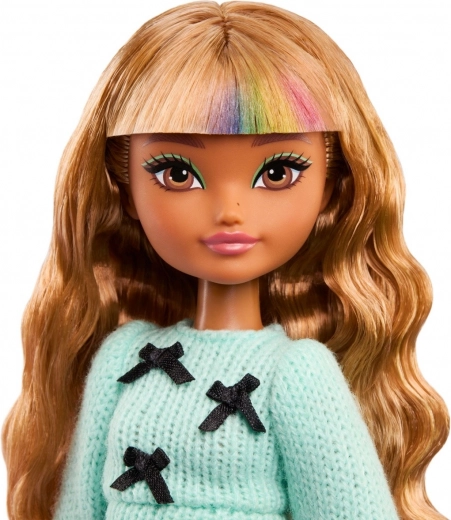 Дълга вълниста коса с цветен бретон