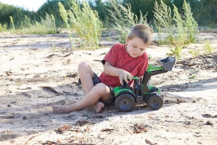 Издръжлив спътник за пясък и градина