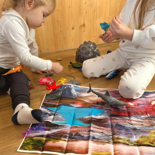 Пълна игрова сцена с подложка