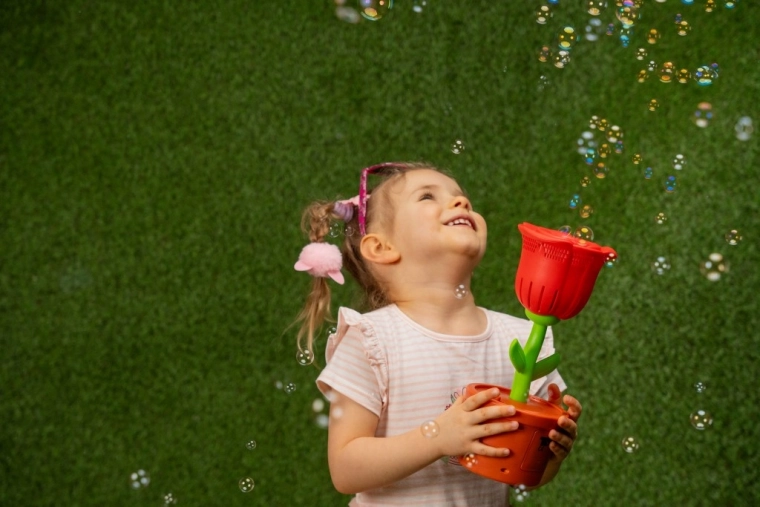 Ergonomic “flowerpot” for easy holding