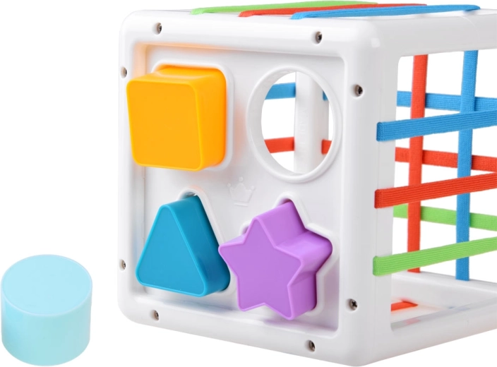 Учене на форми и цветове чрез игра