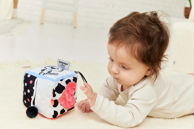 Джобче с топче и безопасно огледалце