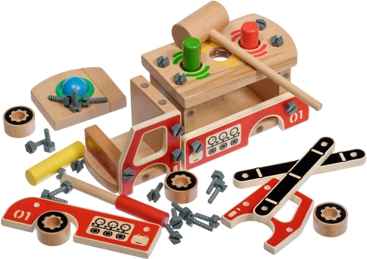 Креативна конструкция от 21 дървени части