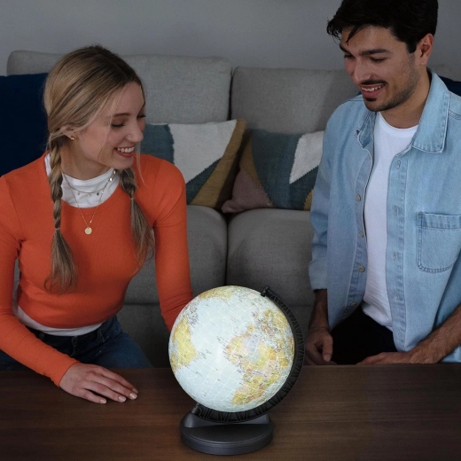 Светещ глобус за учене и атмосфера