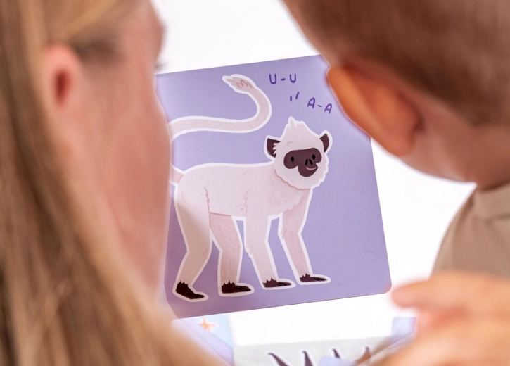 Имитиране на звуци като първа стъпка към речта