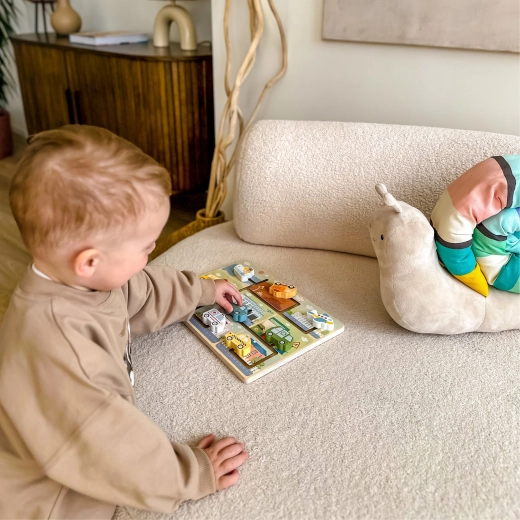 Безопасно дървено изпълнение за малки ръчички