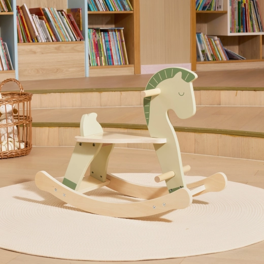 Стабилна дървена конструкция за безопасно люлеене