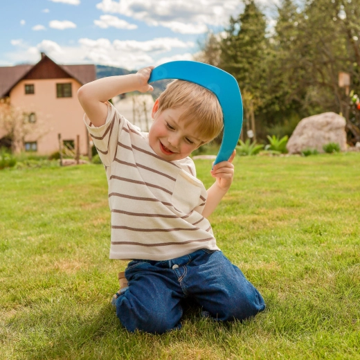 Подпомага координацията и моториката