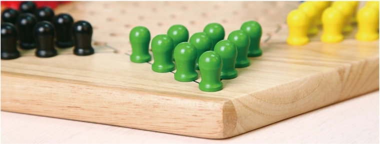 Развива стратегическо мислене